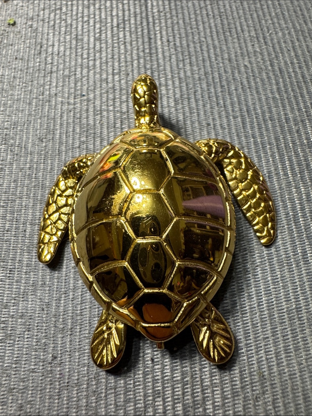 Vintage Source Unknown Gold Tone Turtle Pendant Necklace